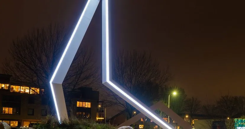 kunstwerk de zwaon gemeente lingewaard