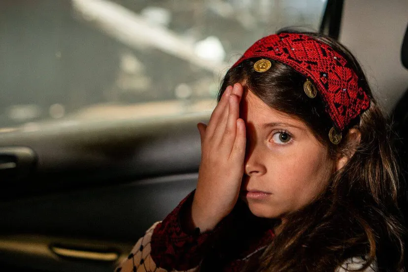 close your eyes hind liggend