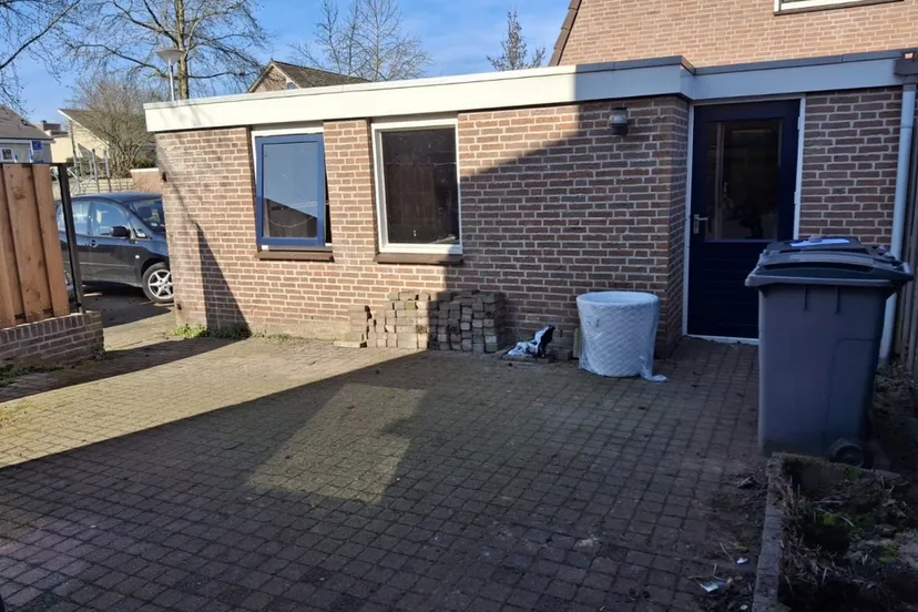 judith uit huissen heeft alleen maar tegels in haar tuin gemeente lingewaard