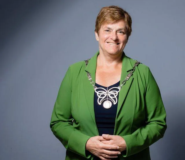 Burgemeester Kalfs terug in ambt Gemeente Lingewaard