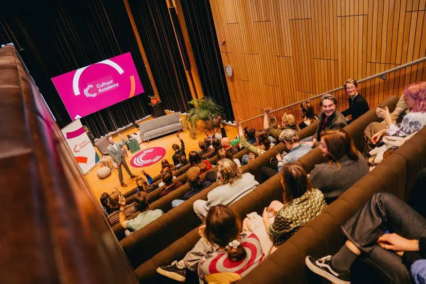Culture Academy.Over de grens.8