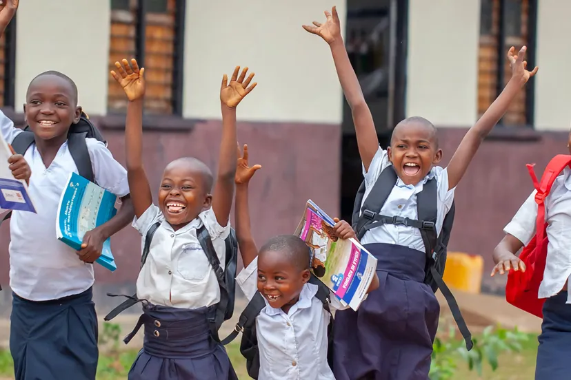 blije schoolkinderen