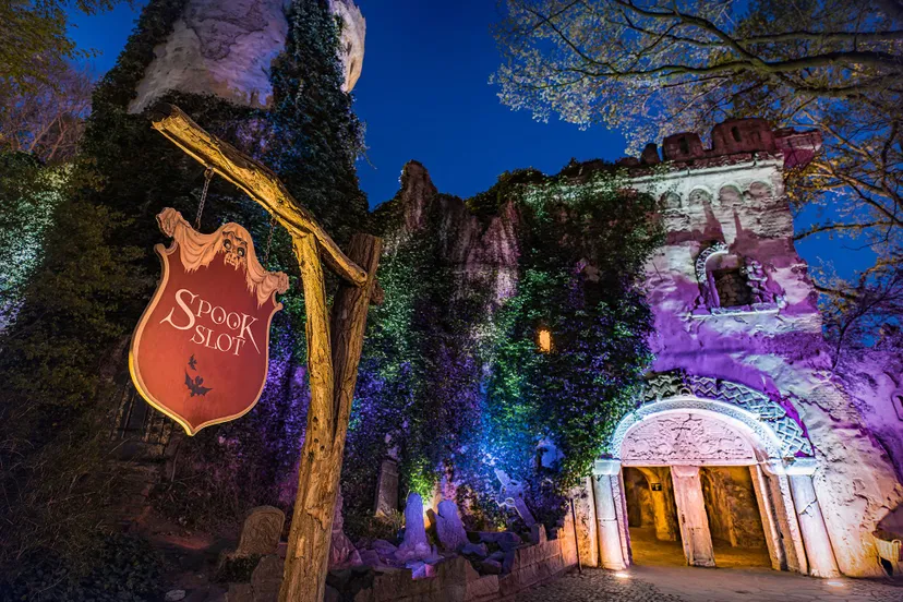 efteling spookslot exterieur avond entree