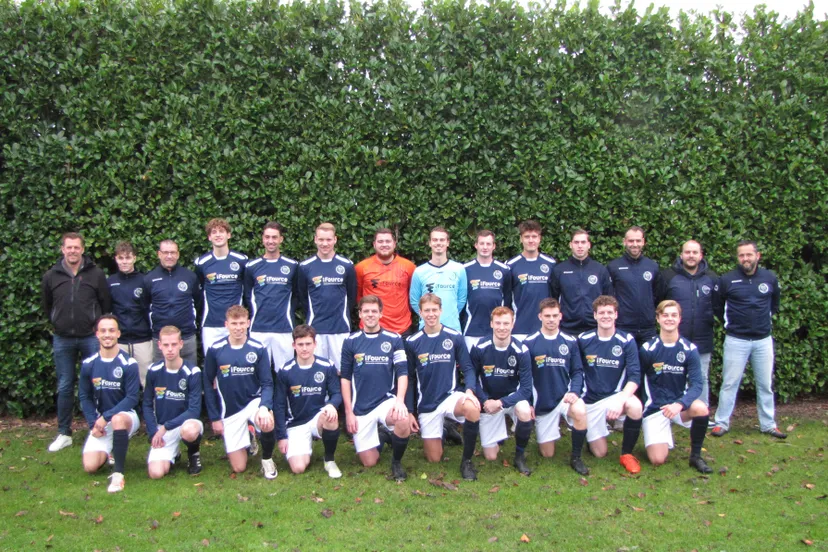 heren 1 in nieuwe tenues