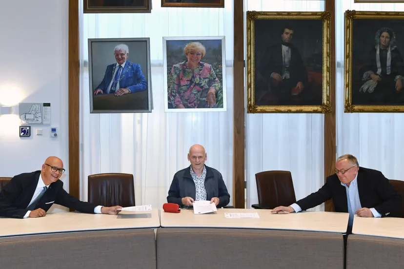 ondertekening onderhoudscontract bedrijvenpark kaatsheuvel