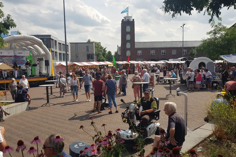 pasar malam en podium
