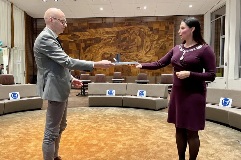 persfoto uitreiking erepenning gerben burgmans 101220