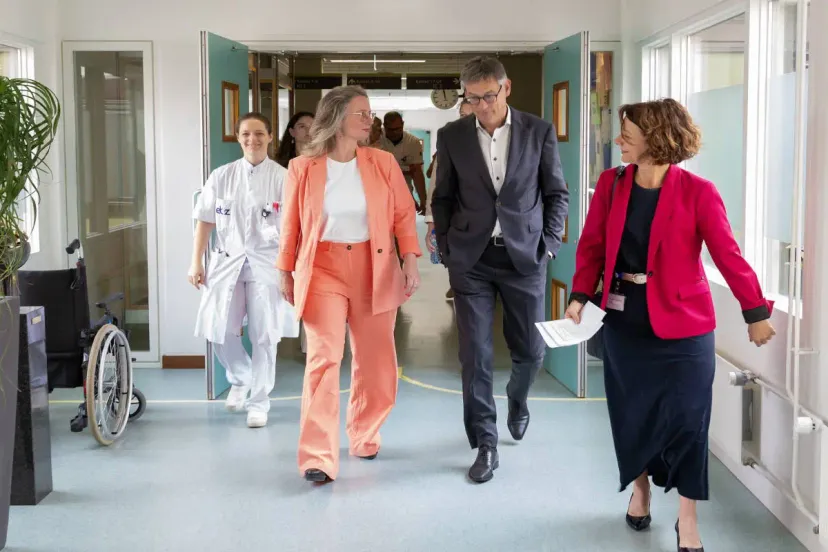 240807 bezoek minister etz6141 header