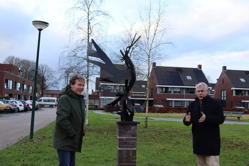 onthulling phoenix 1