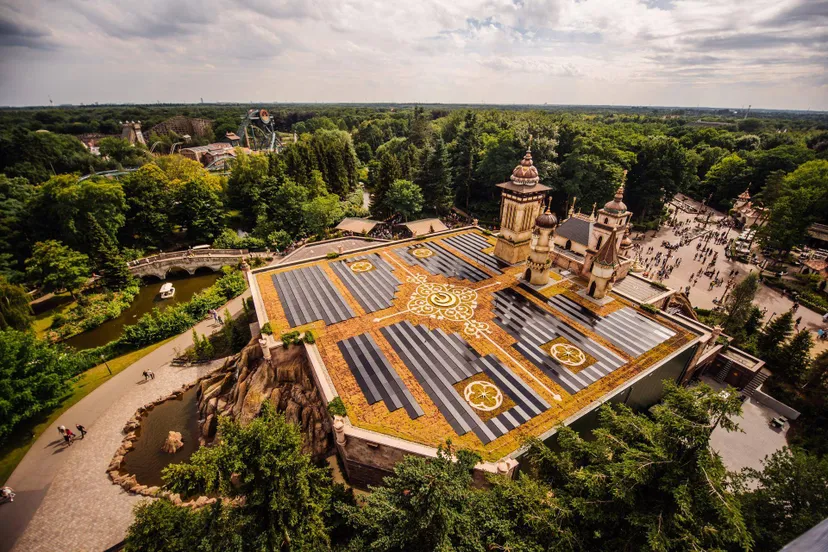 Efteling - daktuin Symbolica met zonnepanelen