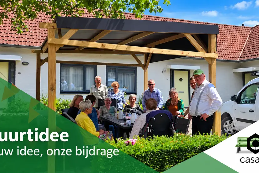 Buurtbijeenkomst onder de houten pergola