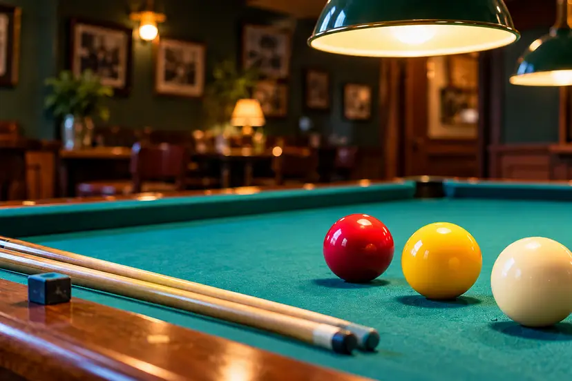 Warme biljarttafel in een pub аҩ