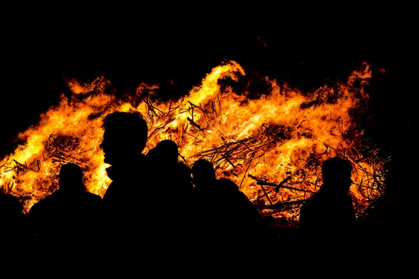 burning dark fire 66398