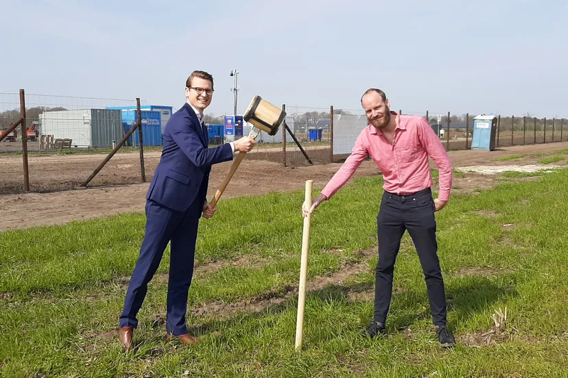eerste paal in de grond kronos en wethouder van essen