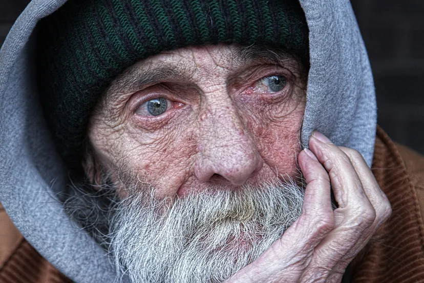 hoddie homeless homelessness 35011 e1527759094502