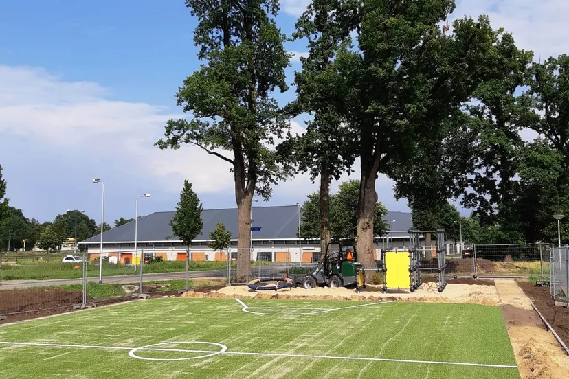 nieuw kunstgrasveld