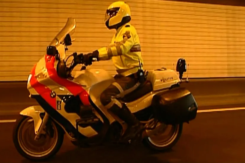 politiemotor politie agent motor motoragent 112 melding alarm