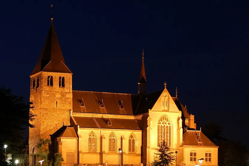 church heel by night