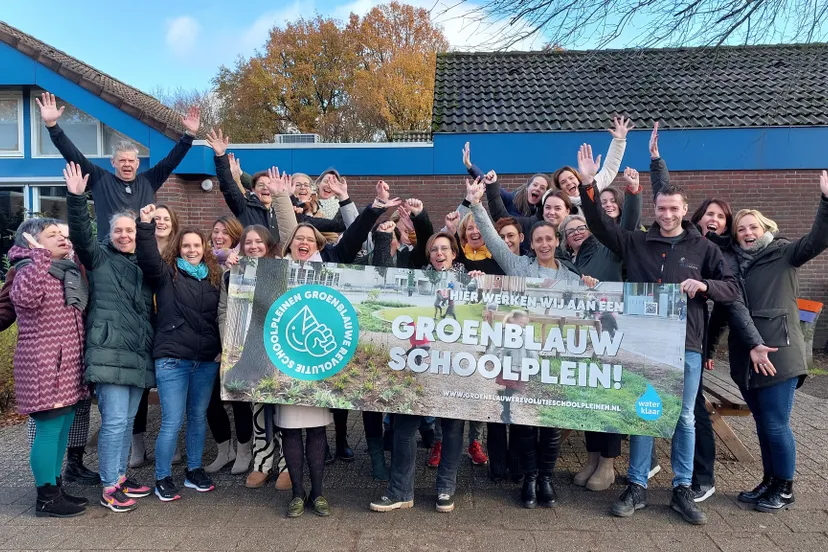 groenblauw schoolplein