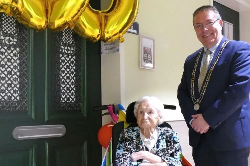 mevrouw schmitz kramer 100 jaar 1
