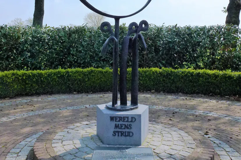 ohe en laak maasgouw vliegtuigoorlogsmonument 01