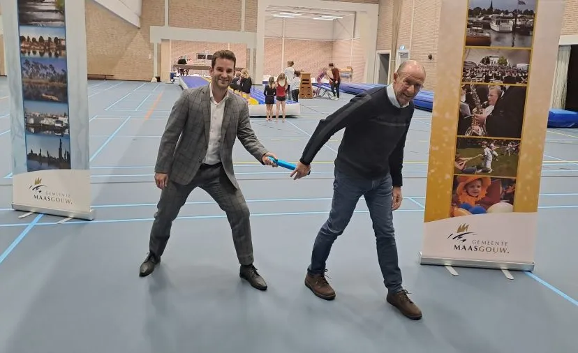 overhandiging estafettestokje 1