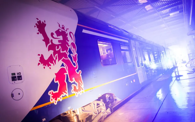 persfoto roll in binnenkomst trein 915x518