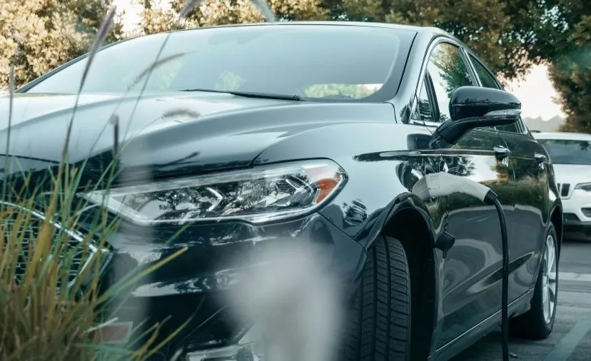 pexels kindel media 9799995 laden elektrische auto 1