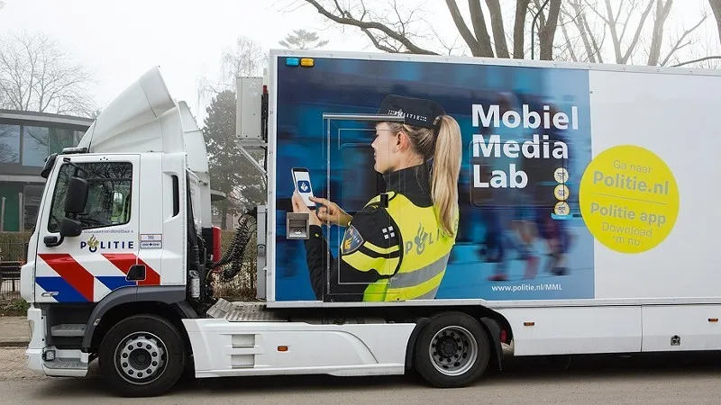 politie mobiel komt naar je toe
