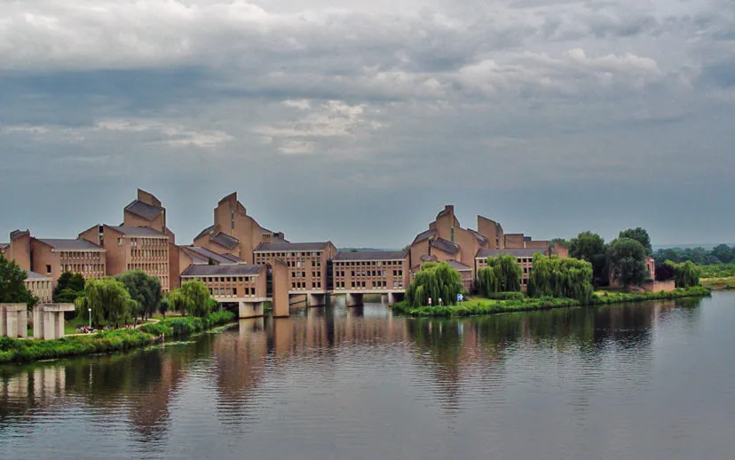 provincial government buildings on the meuse 915x518