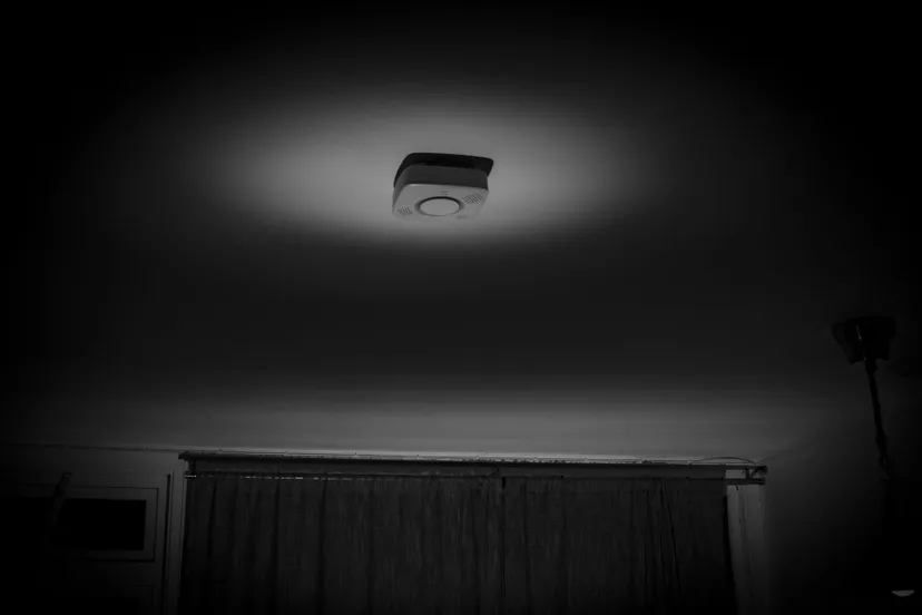 smoke alarms 6932303 1920