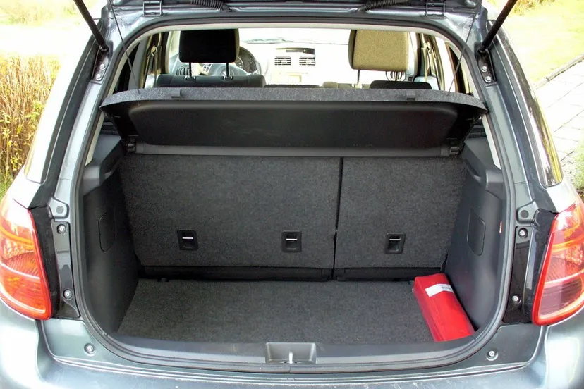 suzuki sx4 kofferraum