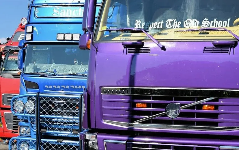 trucks 2338192 1920 915x518 1