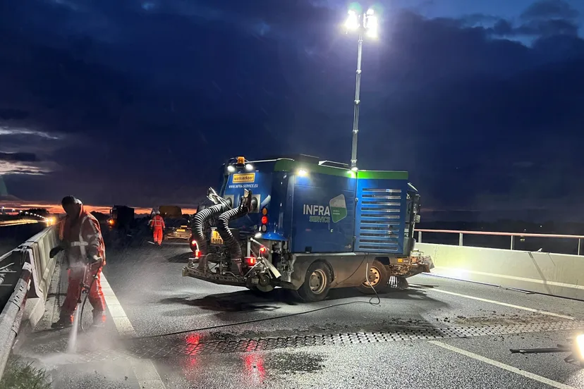 afsluiting parallelweg maasbrug 1