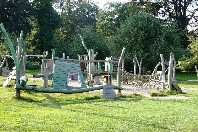 speeltuin childrens playground 4895612 1280 px 1