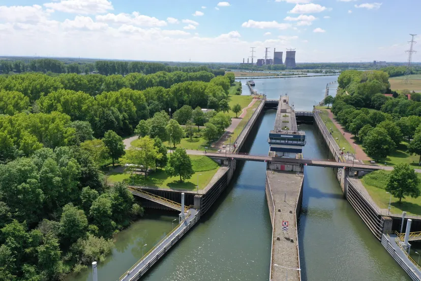 sluis sluis foto rijkswaterstaat flying eye scaled
