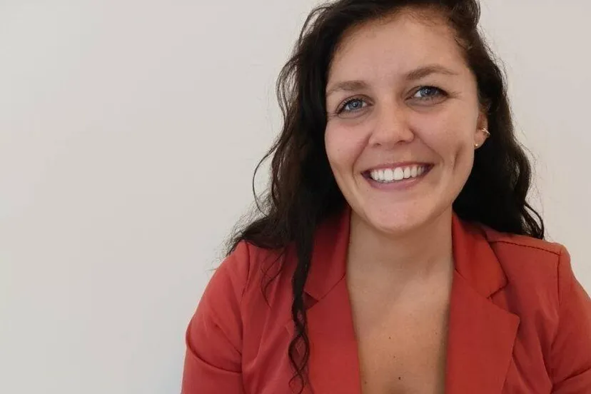 evelien gubbels rood jasje 1