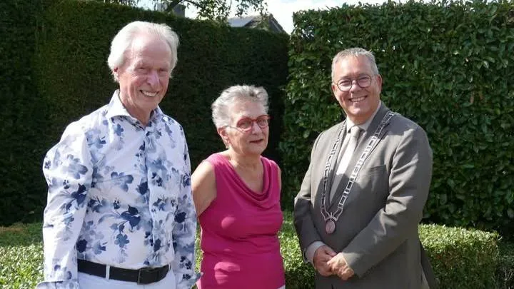 60 jaar getrouwd-525335186_1201972928636745_2759445633851692760_n-1