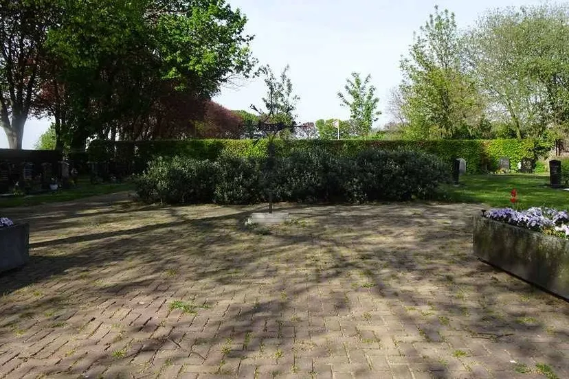 5977 Foto Begraafplaats Stevensweert - Rien Ondersteijn -1