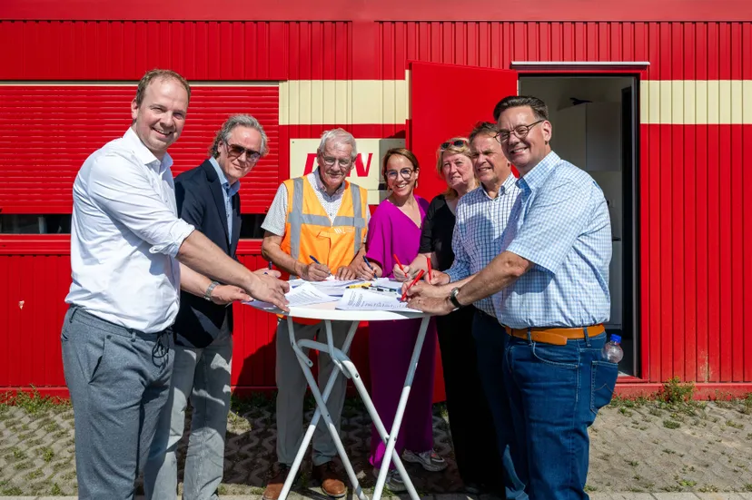 ONDERTEKENING SROI - bij plaatsing fotograaf ©Ilse Leijtens vermelden