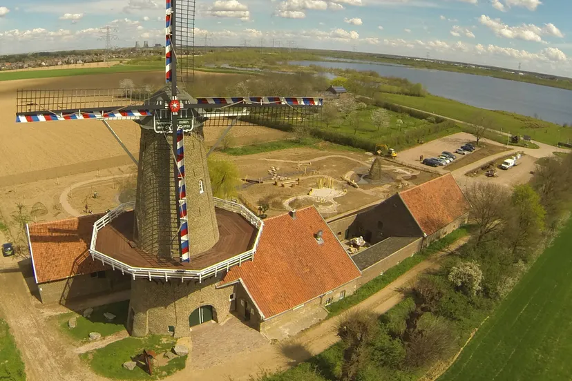 Foto HKL - Hompesche molen Stevensweert - foto Jack van Geneijgen Natuurmonumenten -1