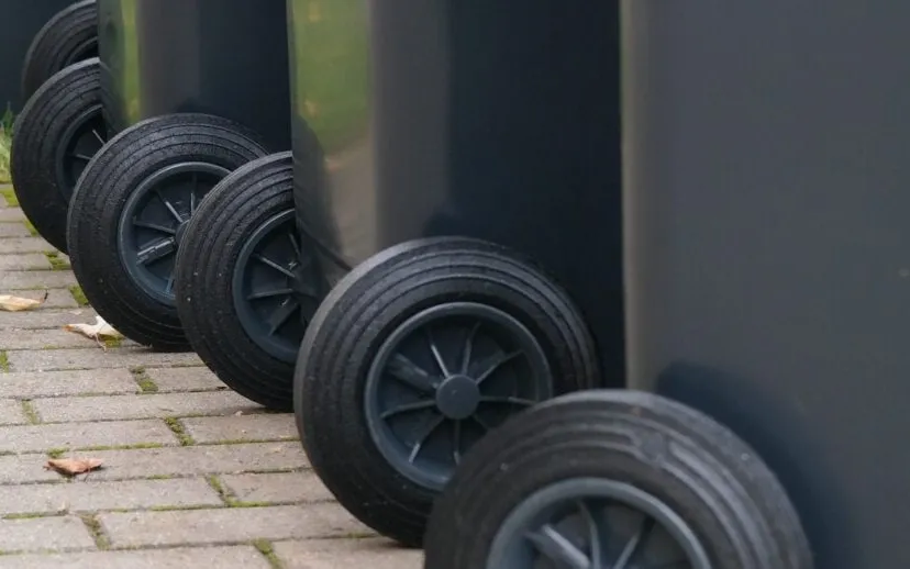 garbage can g176c111d2 1920 915x518 1