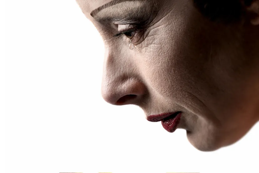 promobeeld piaf staand met logo fotograaf annemieke van der togt