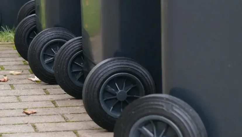 garbage can g176c111d2 1920 915x518 1 1