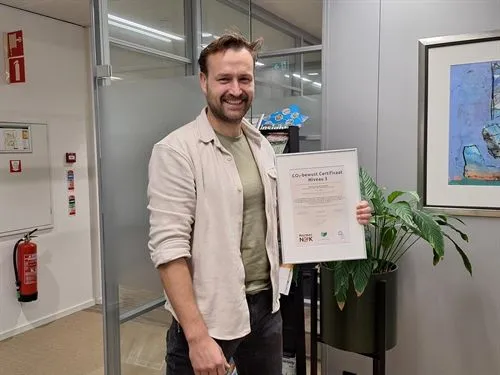 certificaat in de hand 1