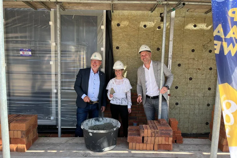 eerste steen Bouwmij Janssen Gemeente Maashorst Mooiland