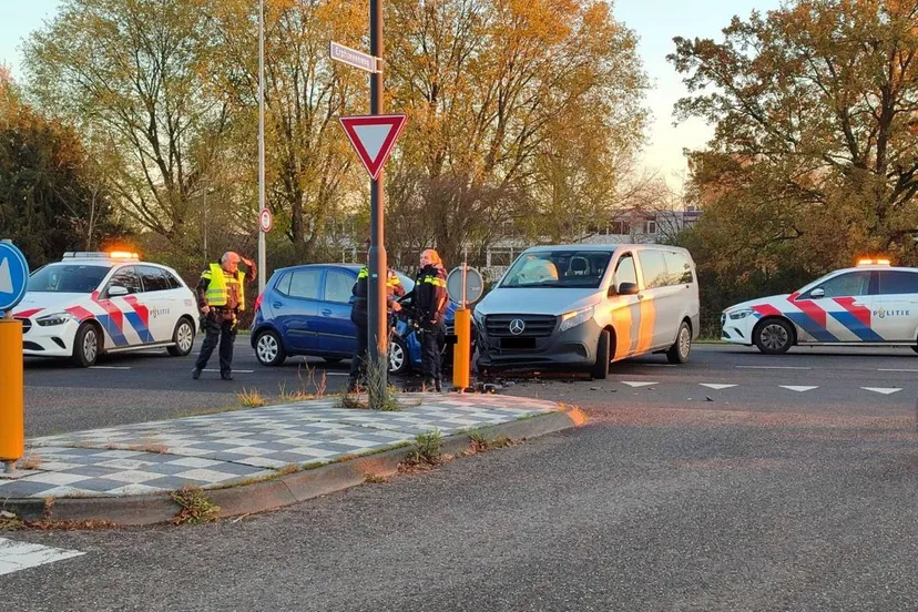 21-11-2025 Ongeval Rondweg Uden 01