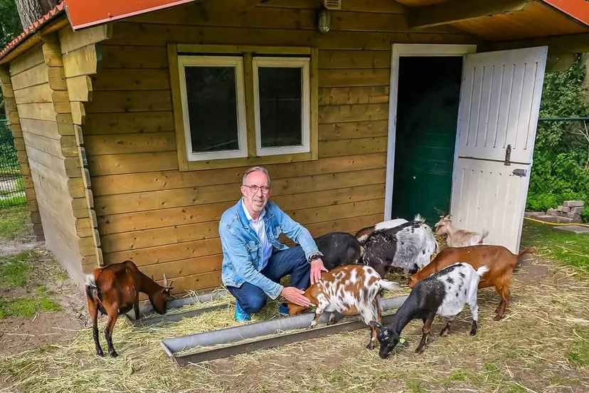 03-04-2026 Peter van Orsouw neemt afscheid als voorzitter Kinderboerderij Uden