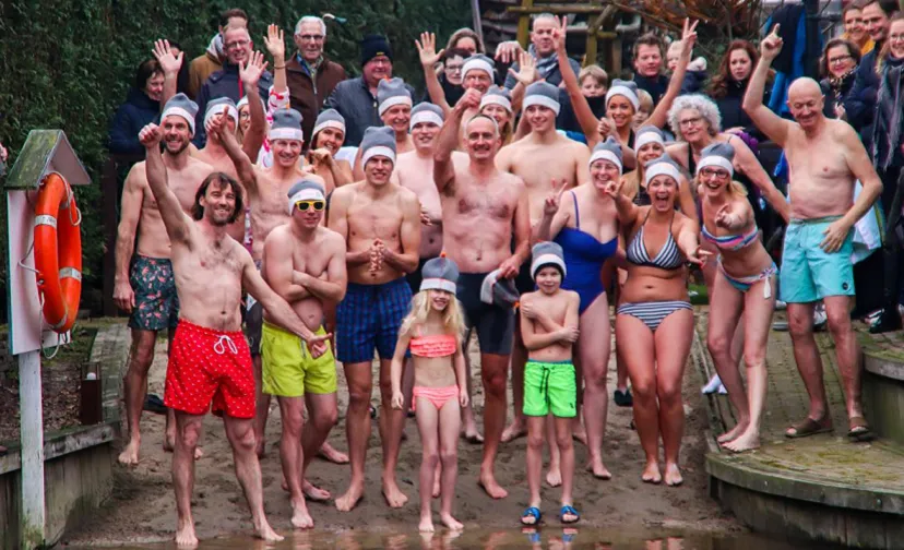 01 01 2020 nieuwjaarsduik 896x504