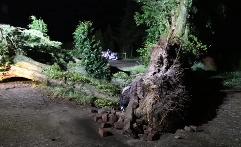 04 06 2019 stormschade krijtenburg 896x504